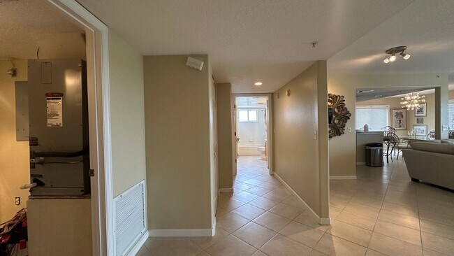 Foto del edificio - 1150 Carmel Cir