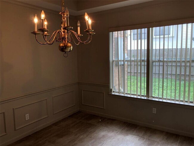 Building Photo - 16423 Teak Dr