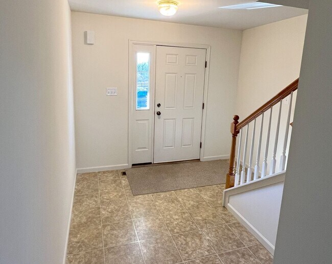 Foto del edificio - Spacious Townhome with 1-Car Garage & Pet-Friendly – Conrad Weiser Schools!