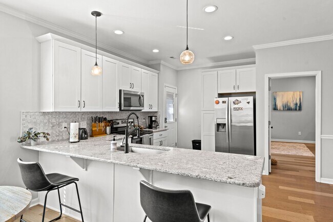 Building Photo - Gorgeous Home in Durham!