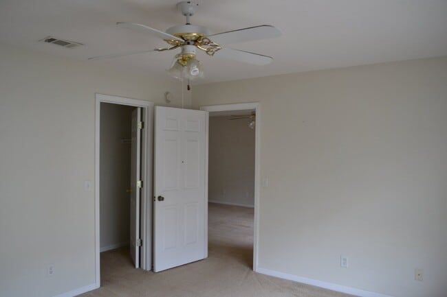 Building Photo - Apartment for Rent