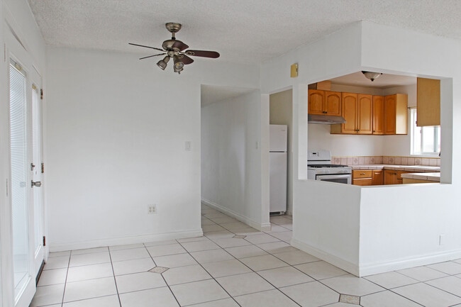 Building Photo - 4727 W 170th St