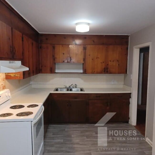 Foto del edificio - 714 Farley Ave