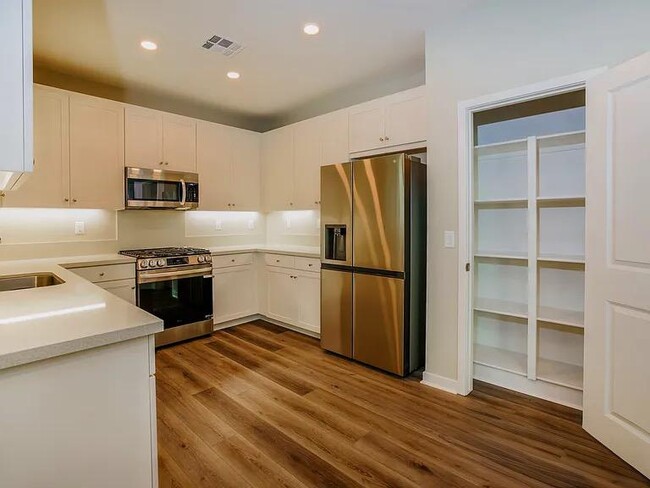 Building Photo - 31710 Luther Dr