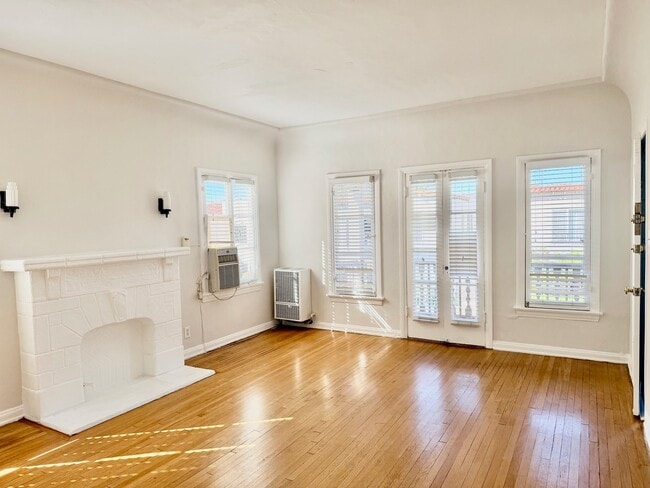 Photo - 350 N Spaulding Ave Apartment