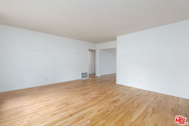 Building Photo - 1133 26th St
