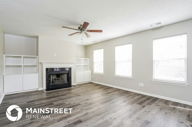 Foto del edificio - 4716 Triple Creek Dr