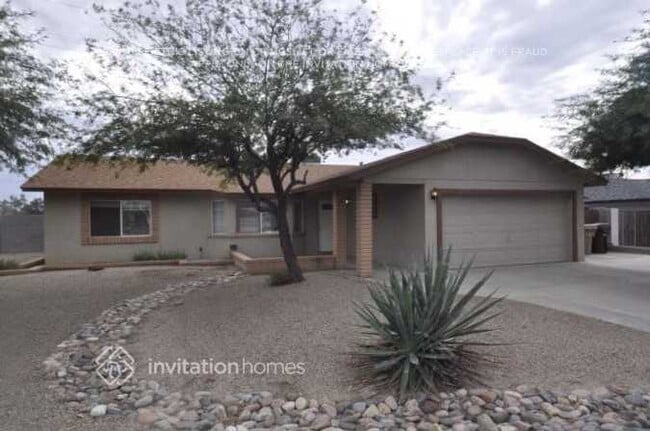 Building Photo - 9503 W Las Palmaritas Dr