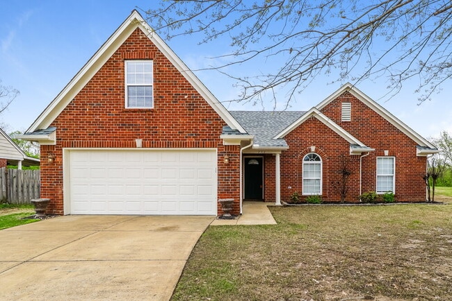 Building Photo - 751 Northwood West Cove