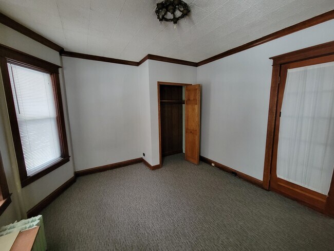 Foto del edificio - 931 E 6th St