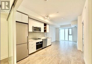 Building Photo - 543 Richmond St W