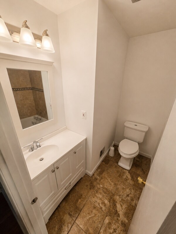 Foto del edificio - 7708 Suthard Dr