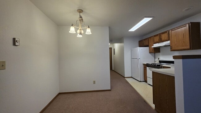 Building Photo - "Cozy Upper Studio Apartment in the Heart of Kimberly!"
