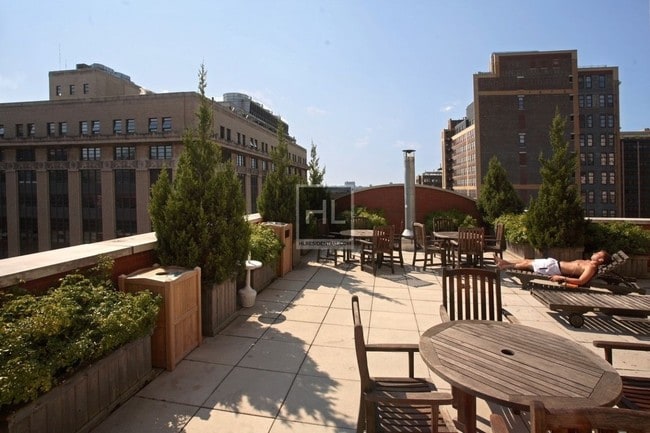 Building Photo - 1 Bed 1 bath West 30th Street - Chelsea