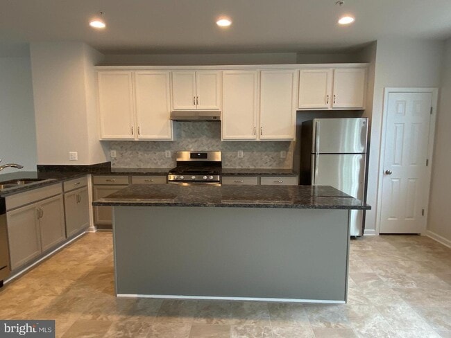 Building Photo - 14311 Summit View Ln