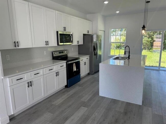 Building Photo - 15889 SW 58th Ct