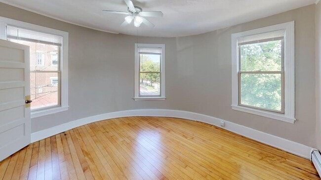 Building Photo - 1729 Commonwealth Ave