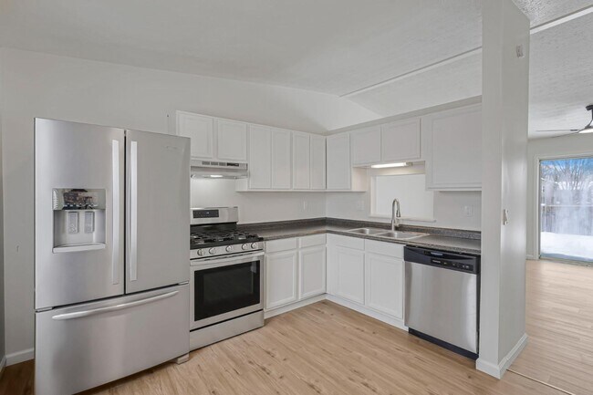 Foto del edificio - 8408 Covered Wagon Ct