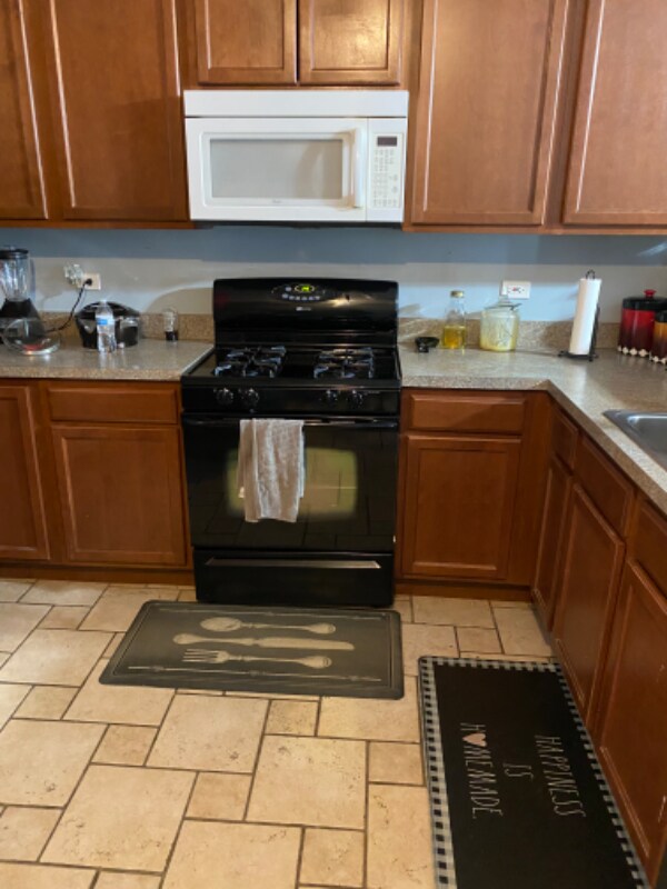 Foto del edificio - 3092 Falling Waters Ln