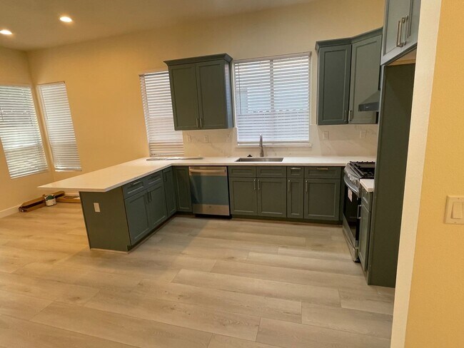 Foto del edificio - Beautiful 3/2 Elk Grove Home