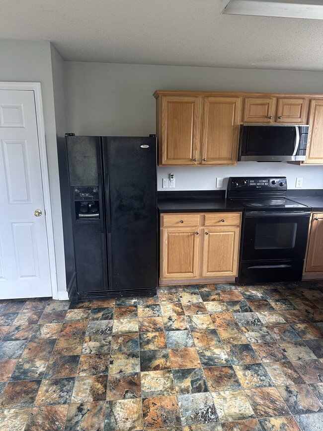 Building Photo - 1009 Highstone Dr