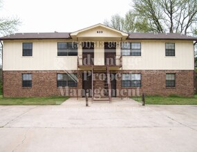 Building Photo - 603 5th Ave
