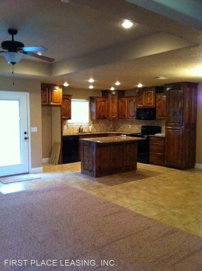 Building Photo - 3 br, 2 bath House - 124 Mariposa Dr