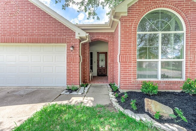 Building Photo - 6210 Newbury Dr