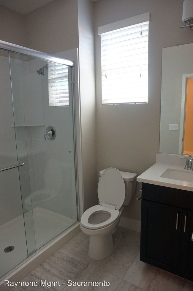 Building Photo - 4 br, 2.5 bath House - 9522 Bryan Hall Way
