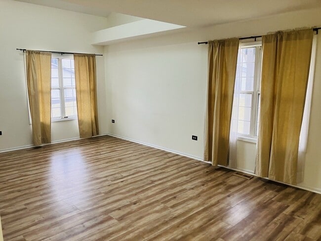 Building Photo - 3524 Willowview Ct