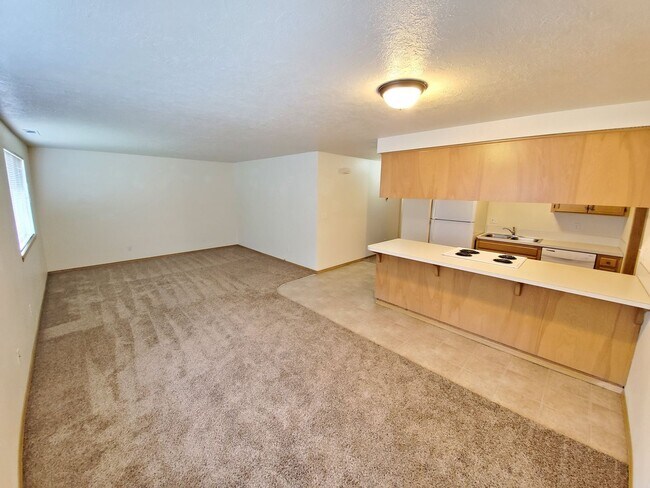 Building Photo - 3 Bedroom Home with a Garage in Jefferson