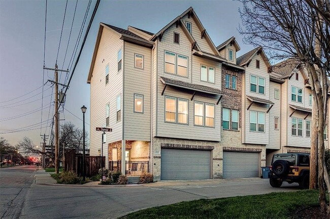 Photo - 111 Sumac Street Townhome