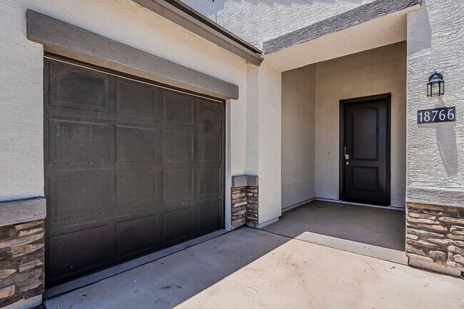 Building Photo - Spacious New-Build Family Home!