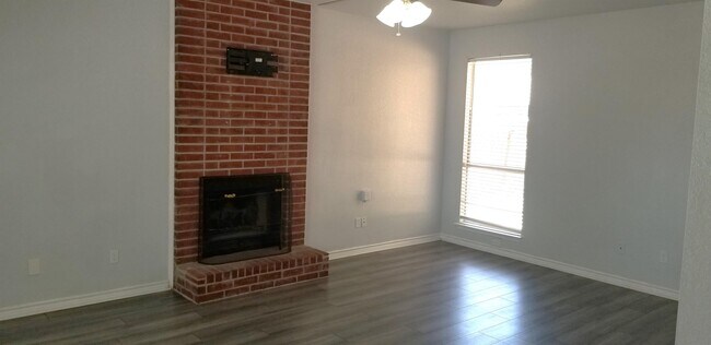 Foto del edificio - 4712 Oxford Dr