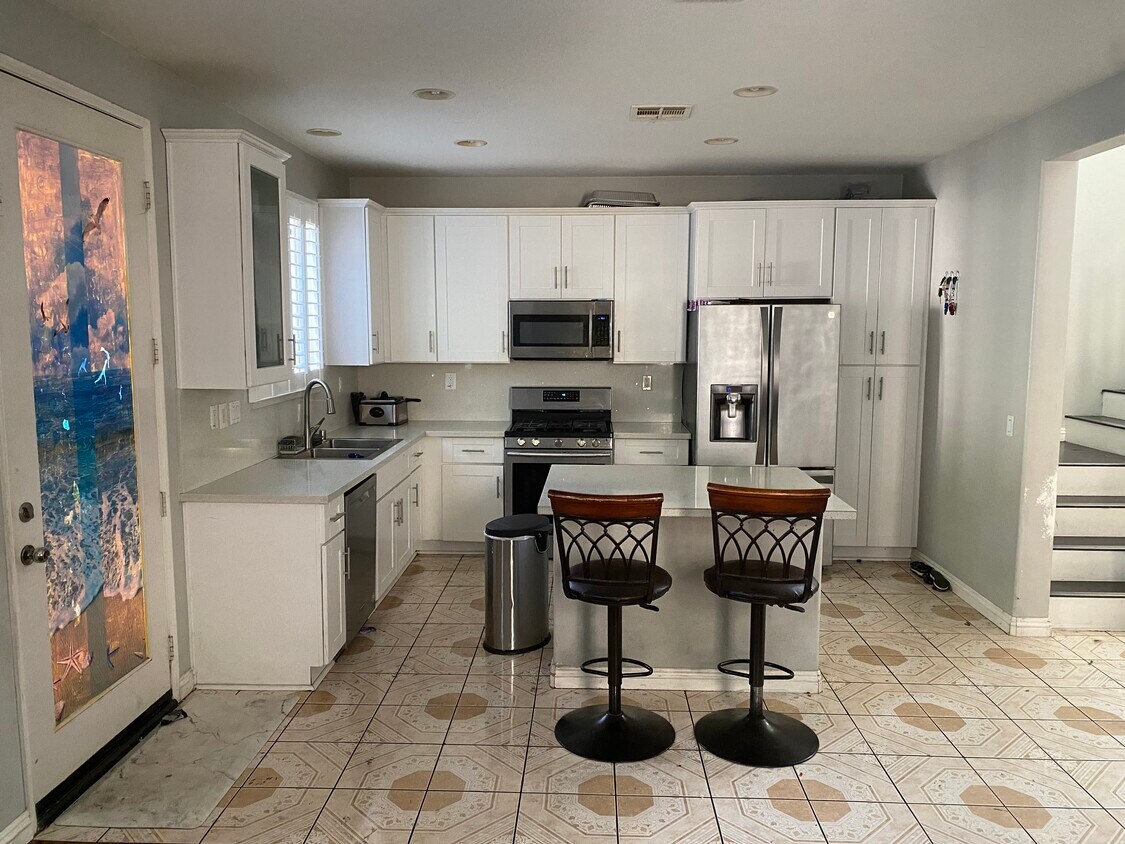 Primary Photo - 12864 Dolomite Ln