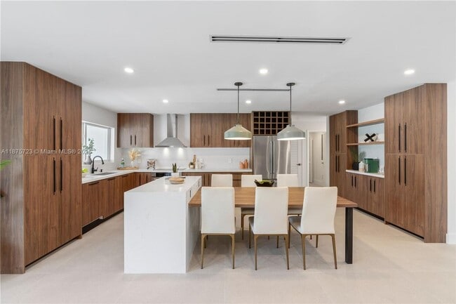 Building Photo - 5900 NE 21st Ave