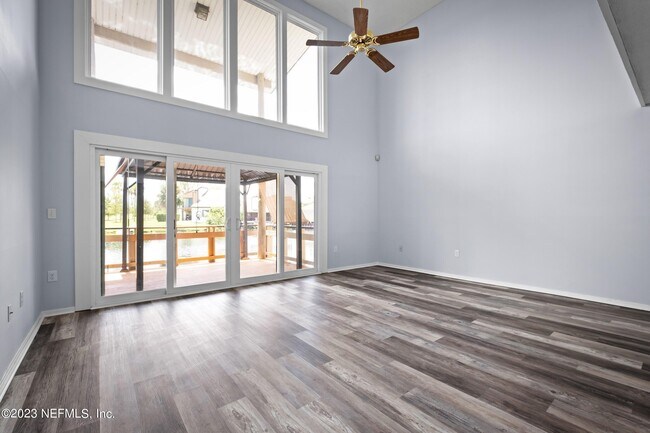 Building Photo - 7972 Los Robles Ct