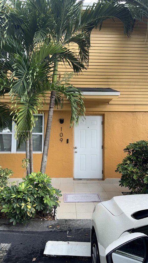Foto principal - 109 NE 12th Ave
