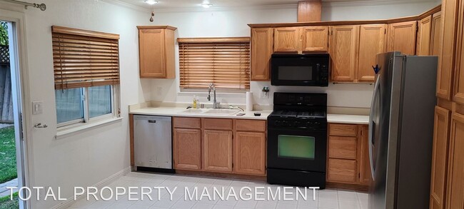 Building Photo - 3 br, 2 bath House - 7001 AVENIDA ROTELLA