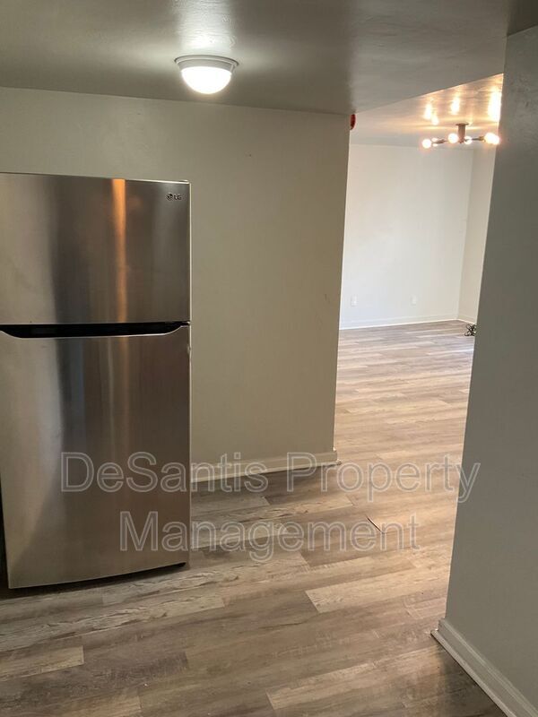 Foto del edificio - 621-623 Lincoln Avenue