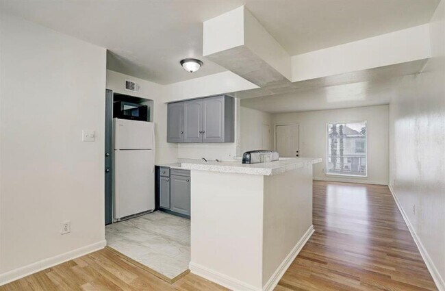 Foto del edificio - 1701 Johanna Dr