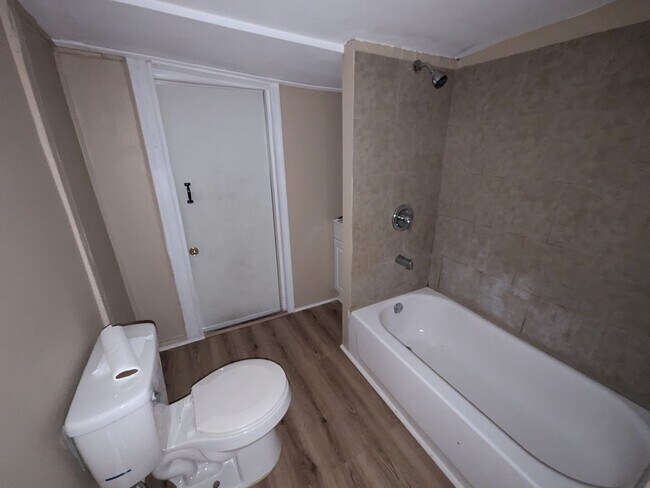 Foto del edificio - 4921 C St