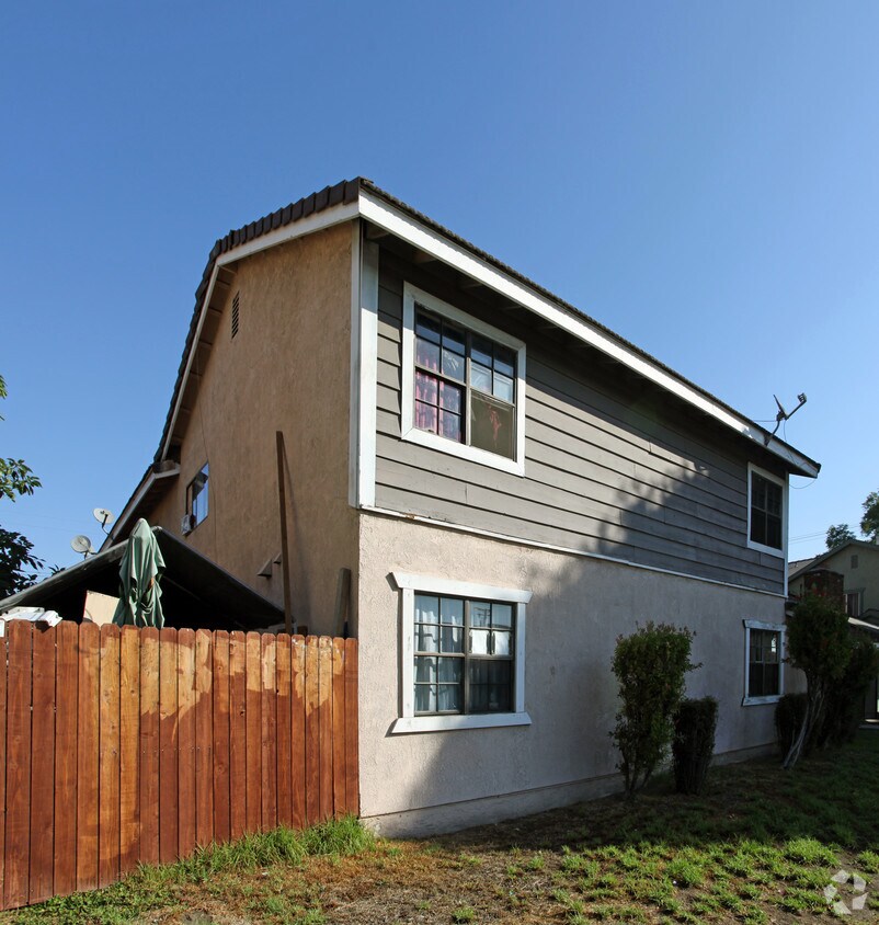 Building Photo - 1609 W Ball Rd