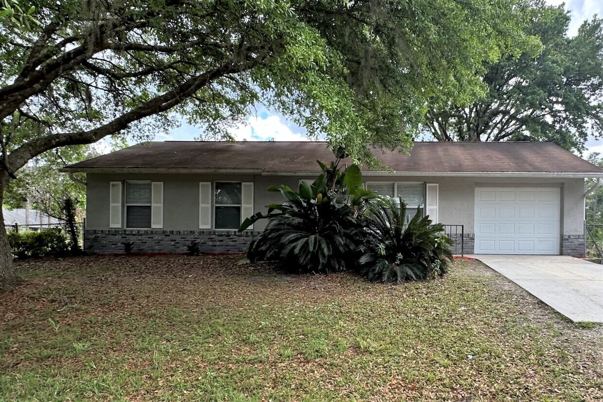 Foto principal - 2850 Laurel Rd
