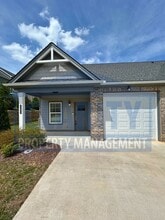 Building Photo - 121 NE Bellingham Cv