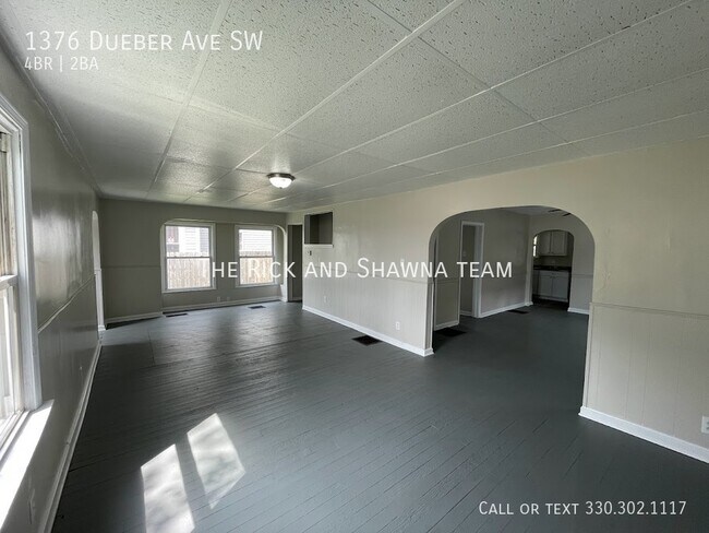 Building Photo - Large four bedroom 2 bathroom home for rent