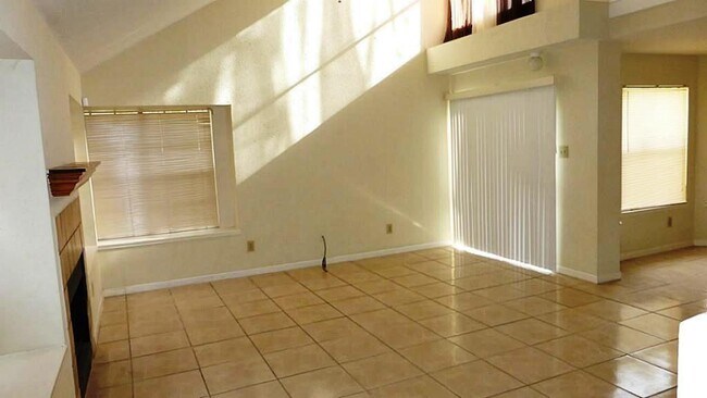 Building Photo - 8626 Elm Lake Dr