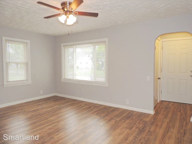 Building Photo - 109 Tudor Ave