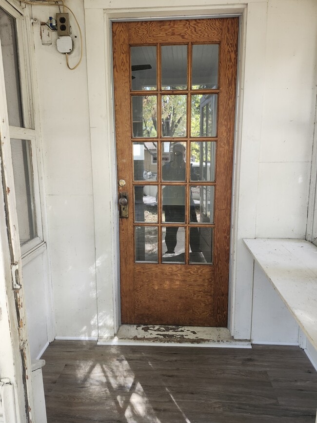 Photo - 533 E 11th St House