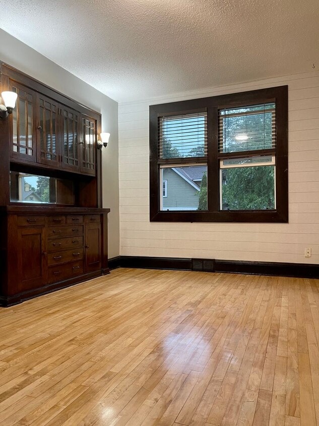 Primary Photo - Beautiful 2 bedroom in Historic East Saint...